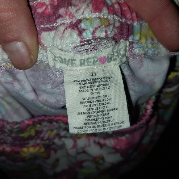 2 pair size 2t shorts lovely fix very nice shape - Picture 3 of 3